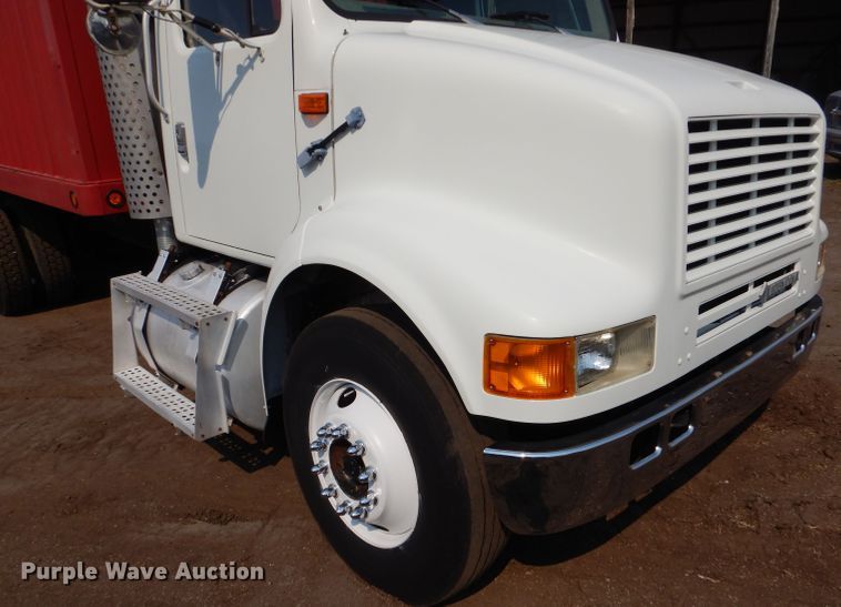 image for item DL2758 1999 International 8100  grain truck