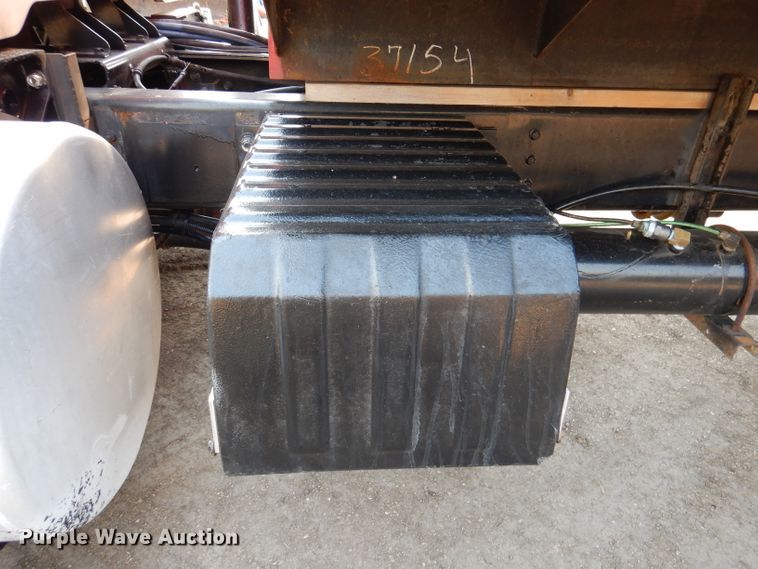 image for item DL2758 1999 International 8100  grain truck