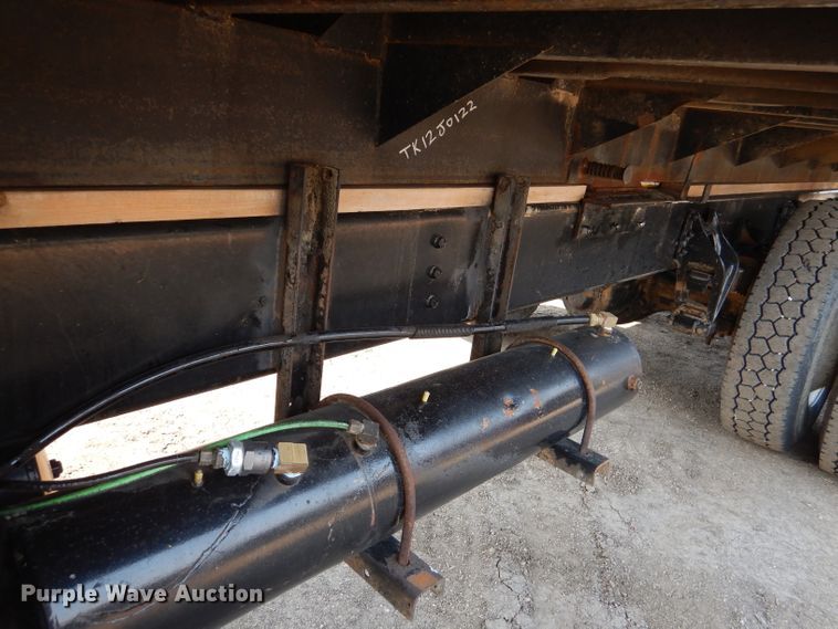 image for item DL2758 1999 International 8100  grain truck