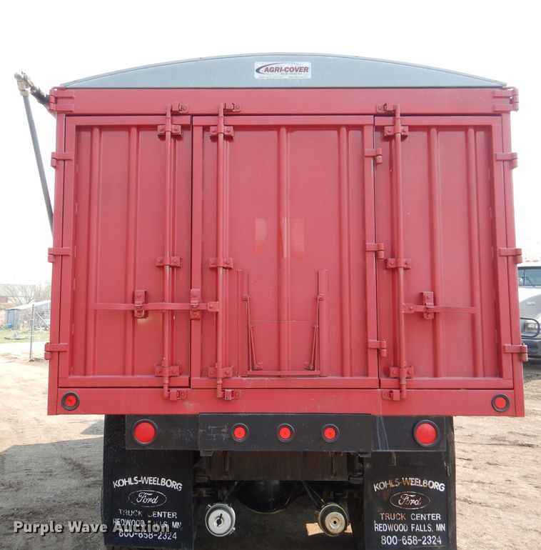 image for item DL2758 1999 International 8100  grain truck