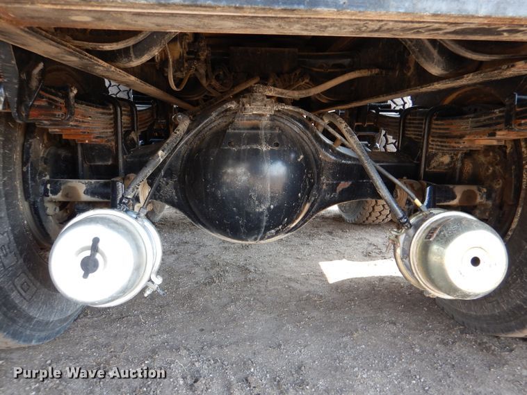 image for item DL2758 1999 International 8100  grain truck