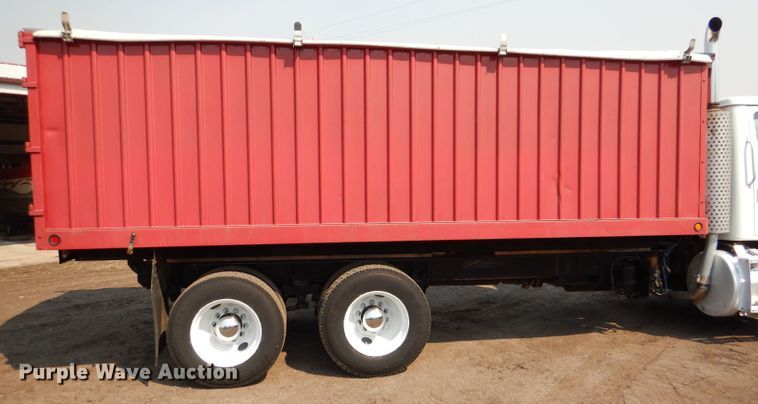 image for item DL2758 1999 International 8100  grain truck
