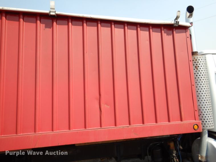 image for item DL2758 1999 International 8100  grain truck