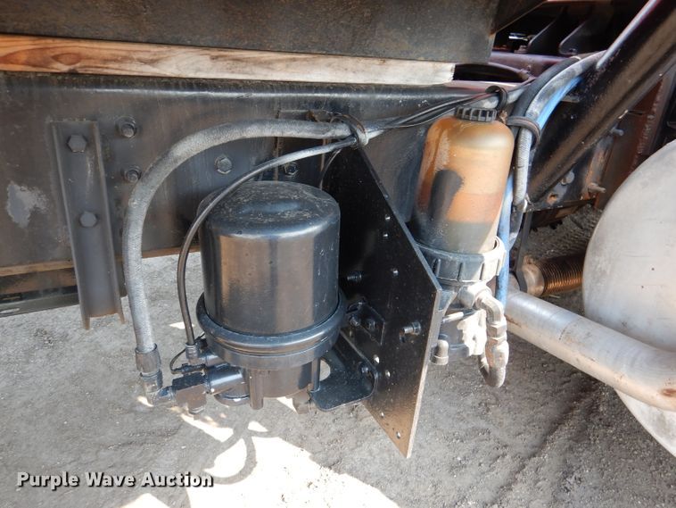 image for item DL2758 1999 International 8100  grain truck