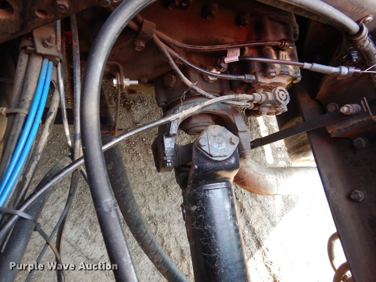 image for item DL2758 1999 International 8100  grain truck