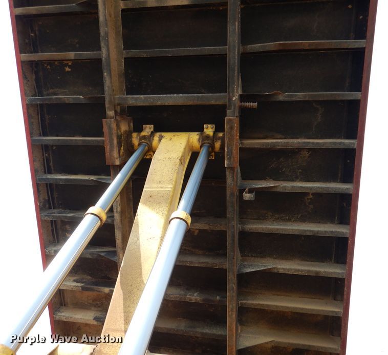 image for item DL2758 1999 International 8100  grain truck