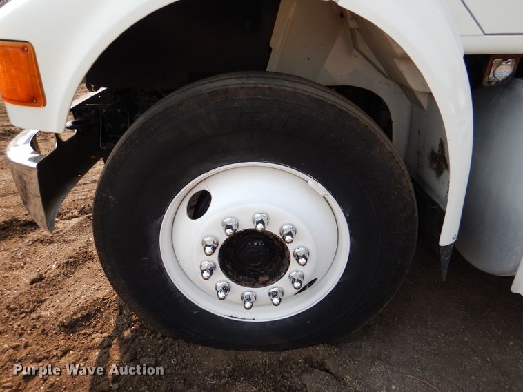 image for item DL2758 1999 International 8100  grain truck