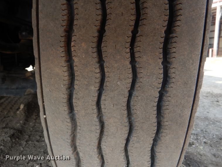 image for item DL2758 1999 International 8100  grain truck