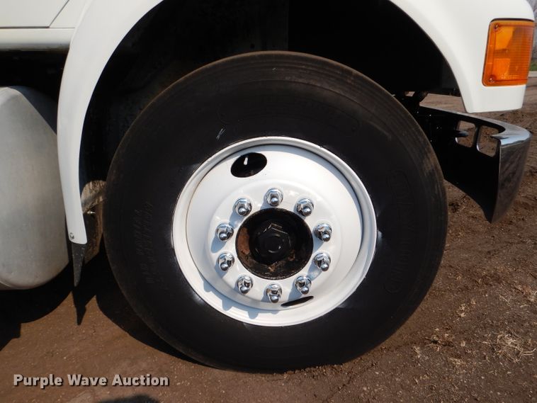 image for item DL2758 1999 International 8100  grain truck