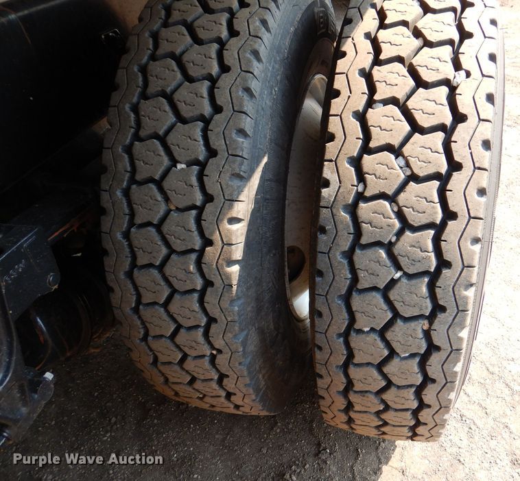 image for item DL2758 1999 International 8100  grain truck