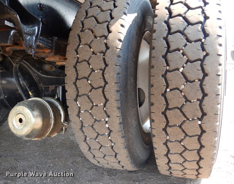 image for item DL2758 1999 International 8100  grain truck