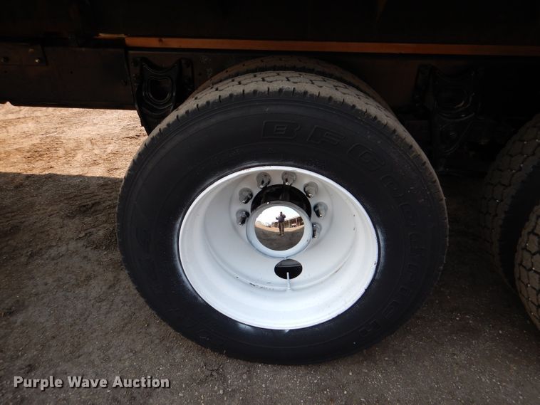 image for item DL2758 1999 International 8100  grain truck