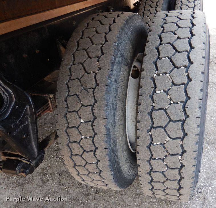 image for item DL2758 1999 International 8100  grain truck