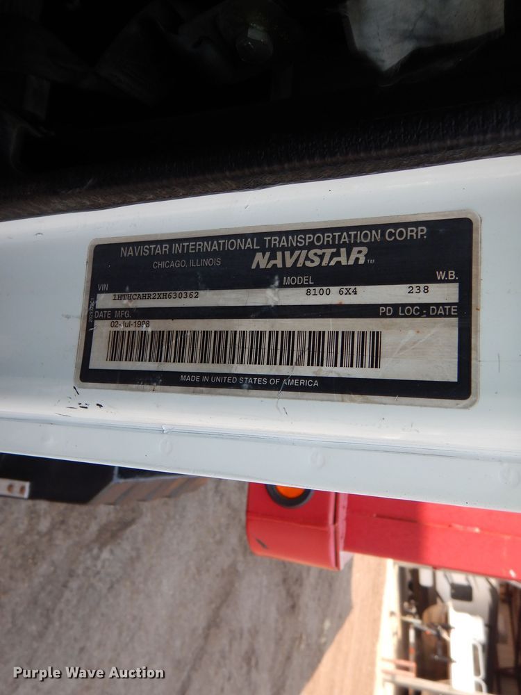 image for item DL2758 1999 International 8100  grain truck