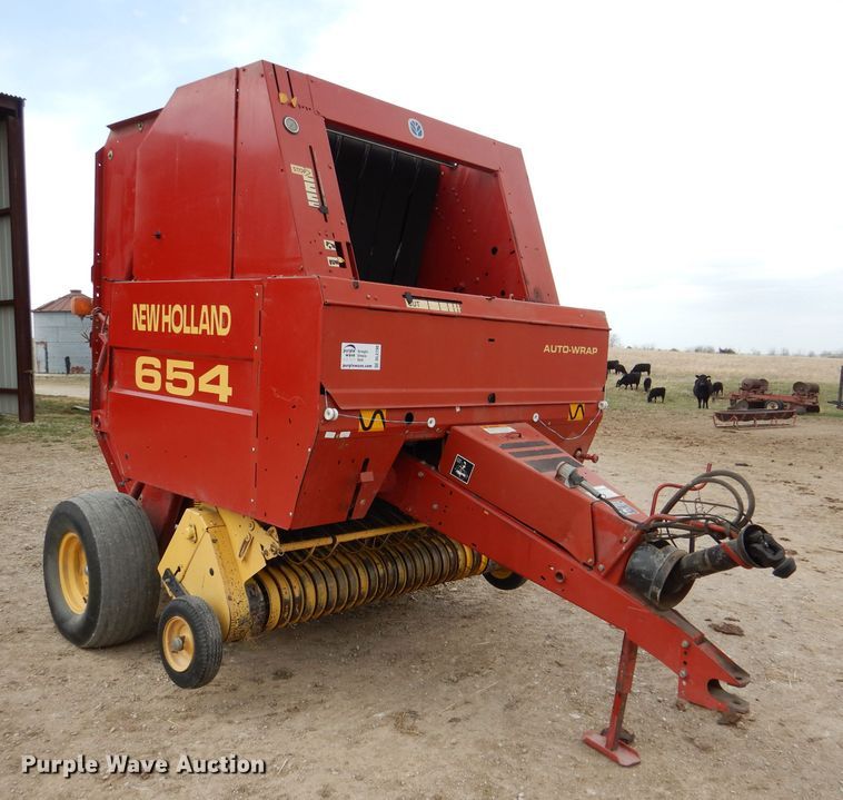 image for item DL2790 1998 New Holland 654  round baler