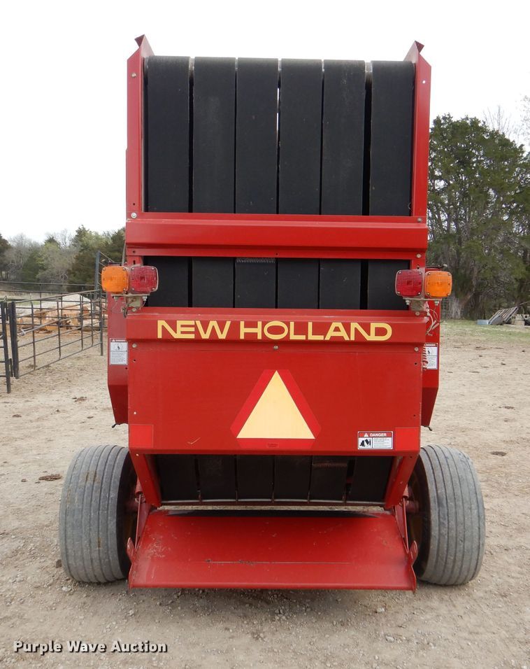image for item DL2790 1998 New Holland 654  round baler