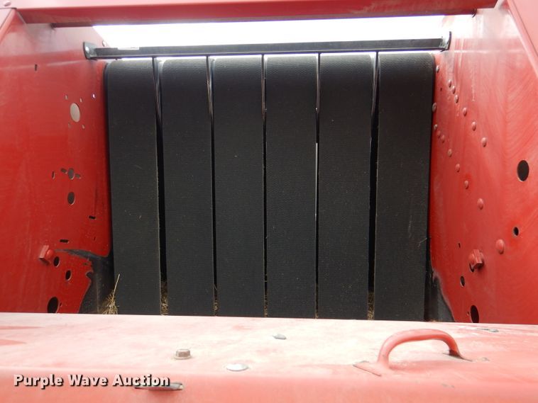 image for item DL2790 1998 New Holland 654  round baler