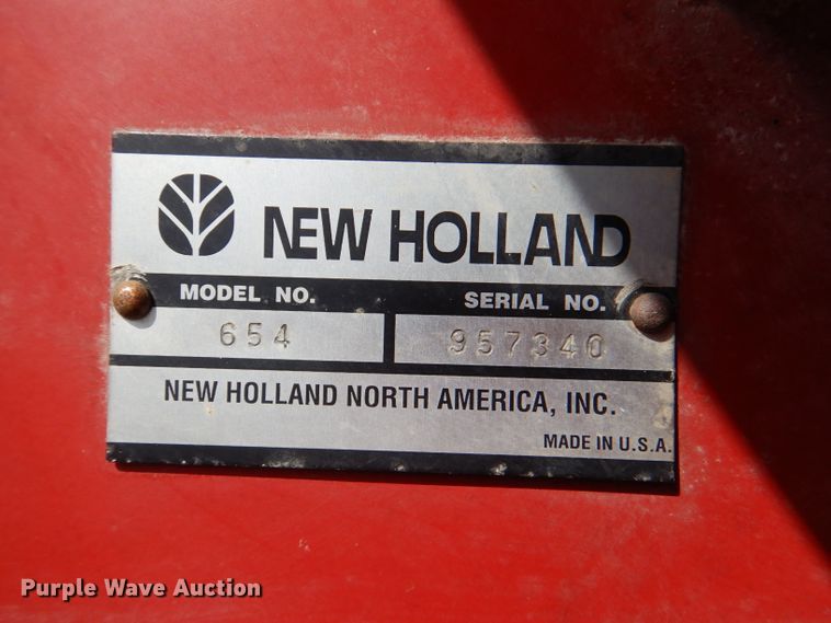 image for item DL2790 1998 New Holland 654  round baler