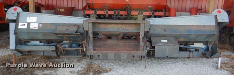 image for item DL2908 Deutz Allis 630  corn head