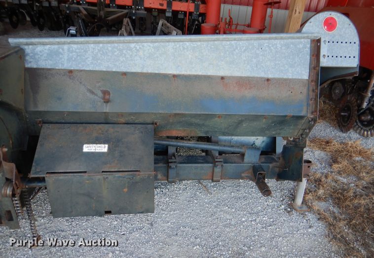 image for item DL2908 Deutz Allis 630  corn head