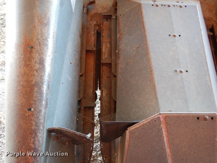 image for item DL2908 Deutz Allis 630  corn head