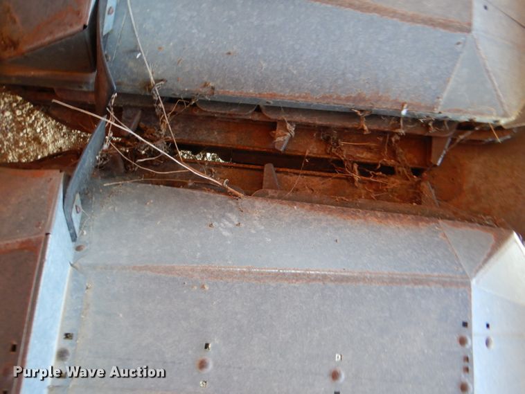 image for item DL2908 Deutz Allis 630  corn head