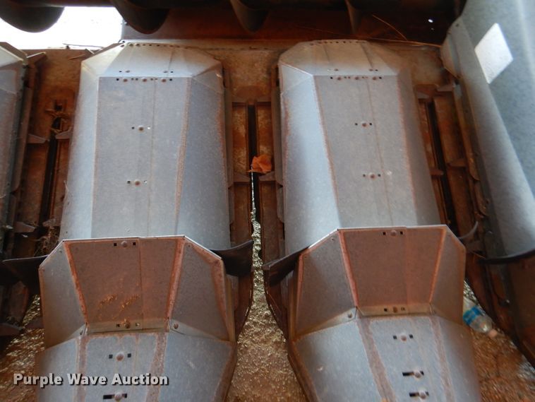 image for item DL2908 Deutz Allis 630  corn head