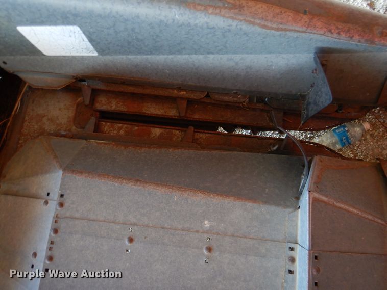 image for item DL2908 Deutz Allis 630  corn head