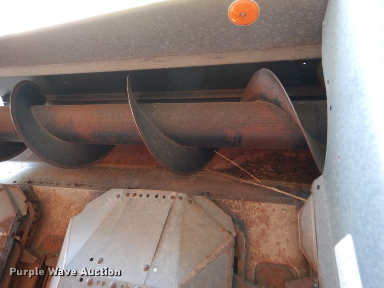 image for item DL2908 Deutz Allis 630  corn head