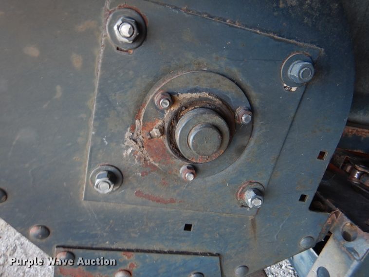 image for item DL2908 Deutz Allis 630  corn head