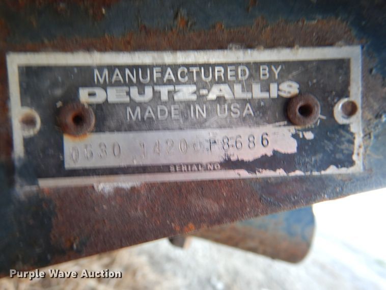 image for item DL2908 Deutz Allis 630  corn head