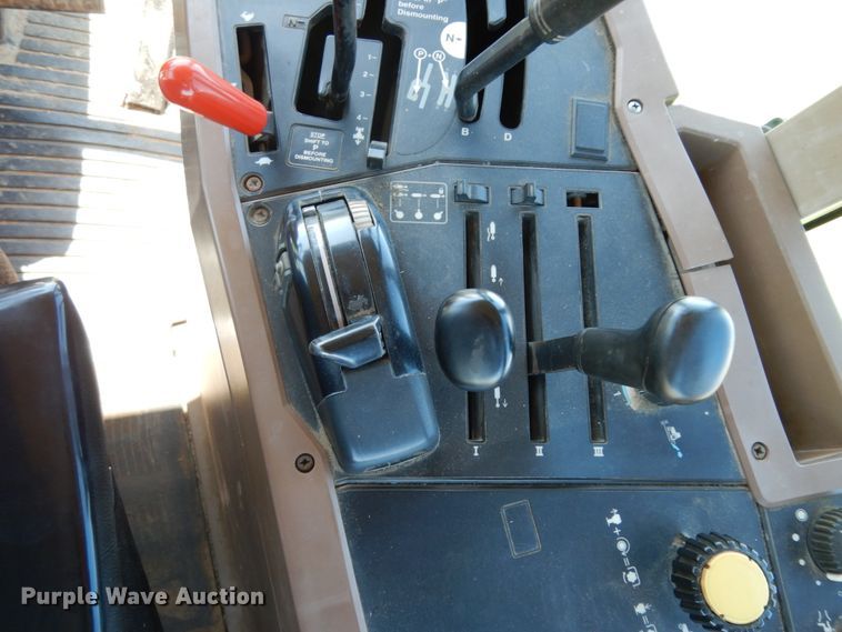 image for item DM2908 1994 John Deere 7400  tractor