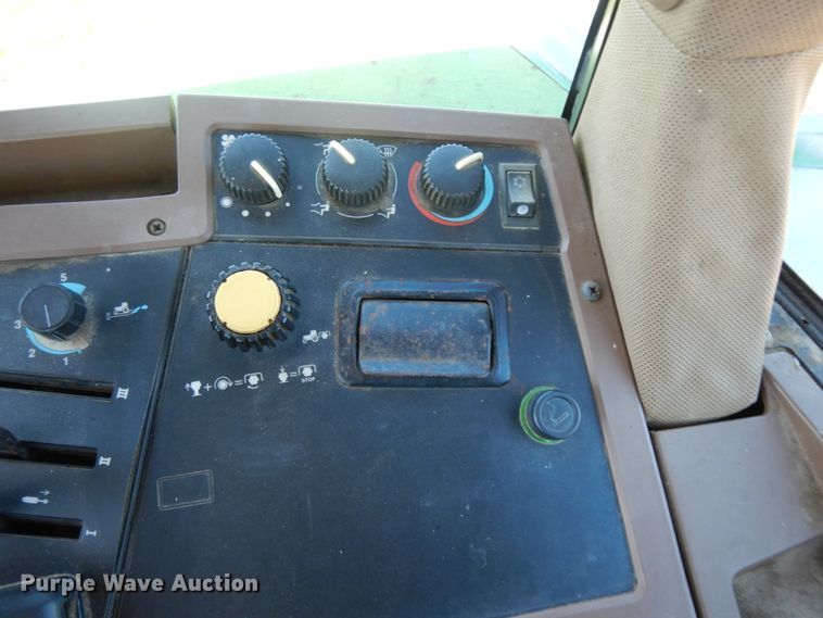 image for item DM2908 1994 John Deere 7400  tractor