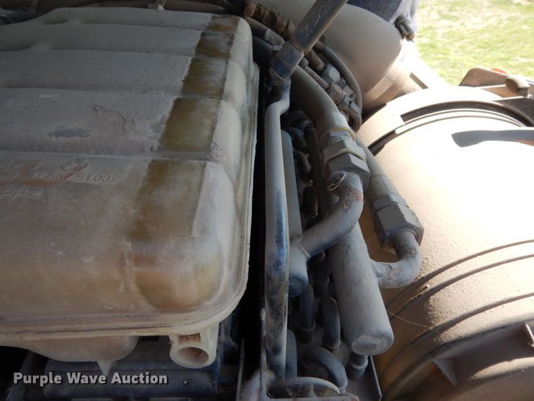 image for item DM2908 1994 John Deere 7400  tractor