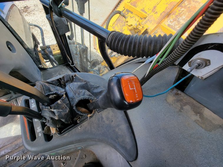 image for item FL9170 2000 New Holland TS100  tractor