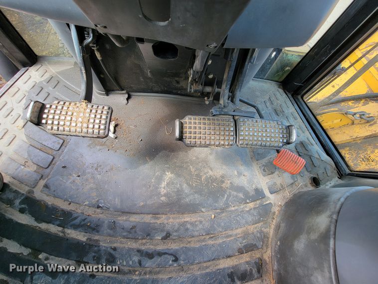 image for item FL9170 2000 New Holland TS100  tractor