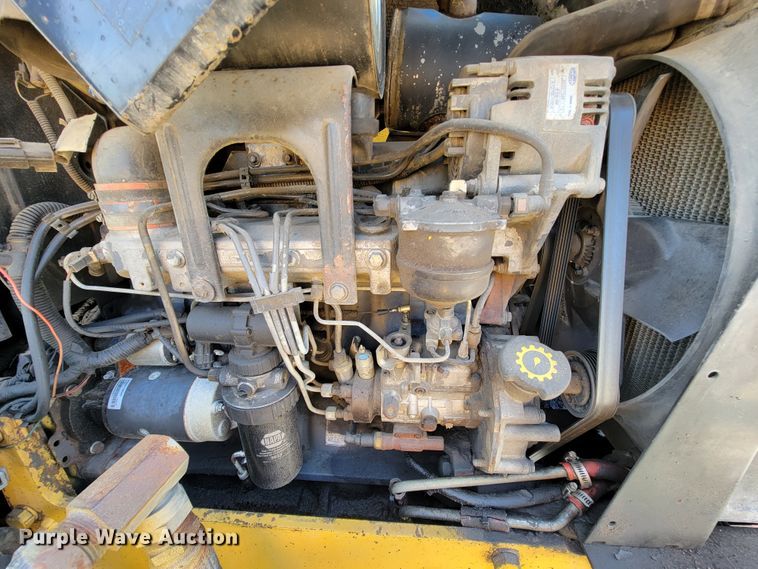 image for item FL9170 2000 New Holland TS100  tractor