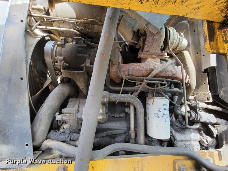 image for item FL9170 2000 New Holland TS100  tractor