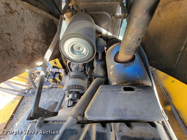 image for item FL9170 2000 New Holland TS100  tractor