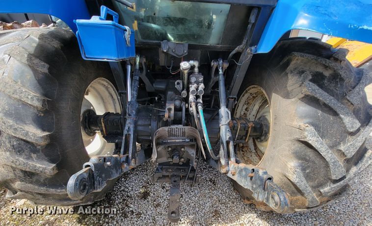 image for item FL9170 2000 New Holland TS100  tractor