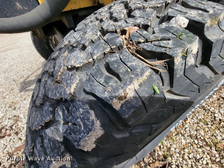 image for item FL9170 2000 New Holland TS100  tractor