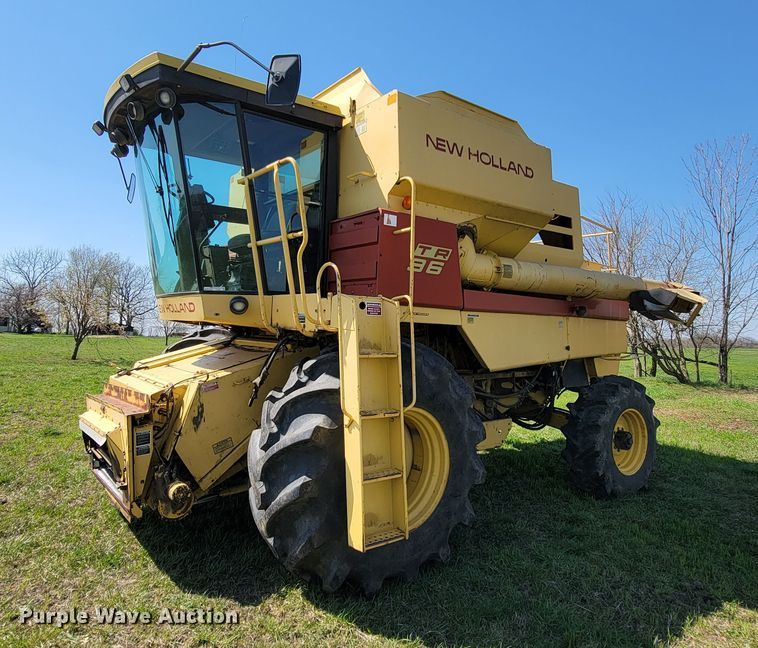 image for item FL9203 1998 New Holland TR96  RWA combine