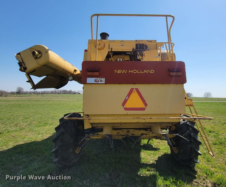 image for item FL9203 1998 New Holland TR96  RWA combine