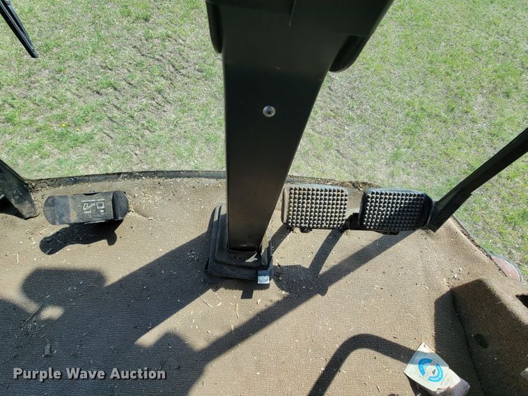 image for item FL9203 1998 New Holland TR96  RWA combine