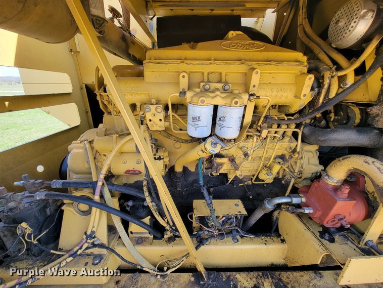 image for item FL9203 1998 New Holland TR96  RWA combine