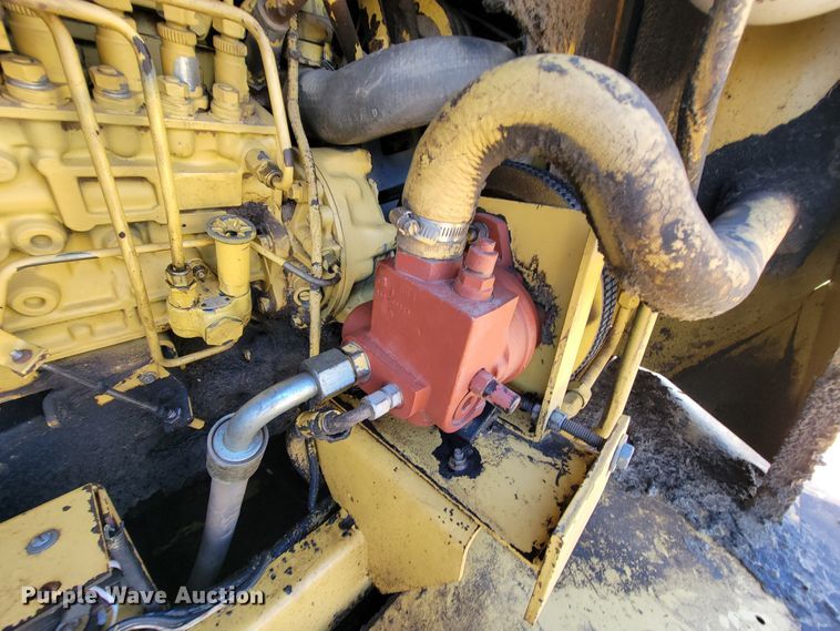 image for item FL9203 1998 New Holland TR96  RWA combine