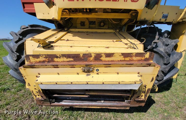 image for item FL9203 1998 New Holland TR96  RWA combine