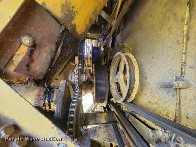 image for item FL9203 1998 New Holland TR96  RWA combine