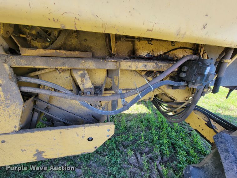 image for item FL9203 1998 New Holland TR96  RWA combine