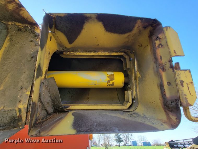 image for item FL9203 1998 New Holland TR96  RWA combine